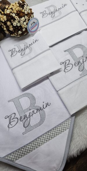 KIT 7 PEÇAS PERSONALIZADAS - INICIAL COM NOME BORDADO